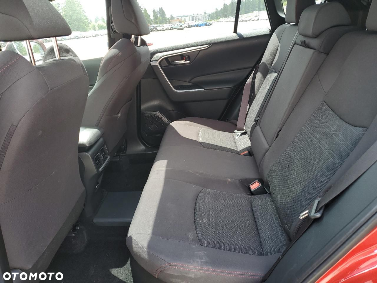 Toyota RAV4 - 10