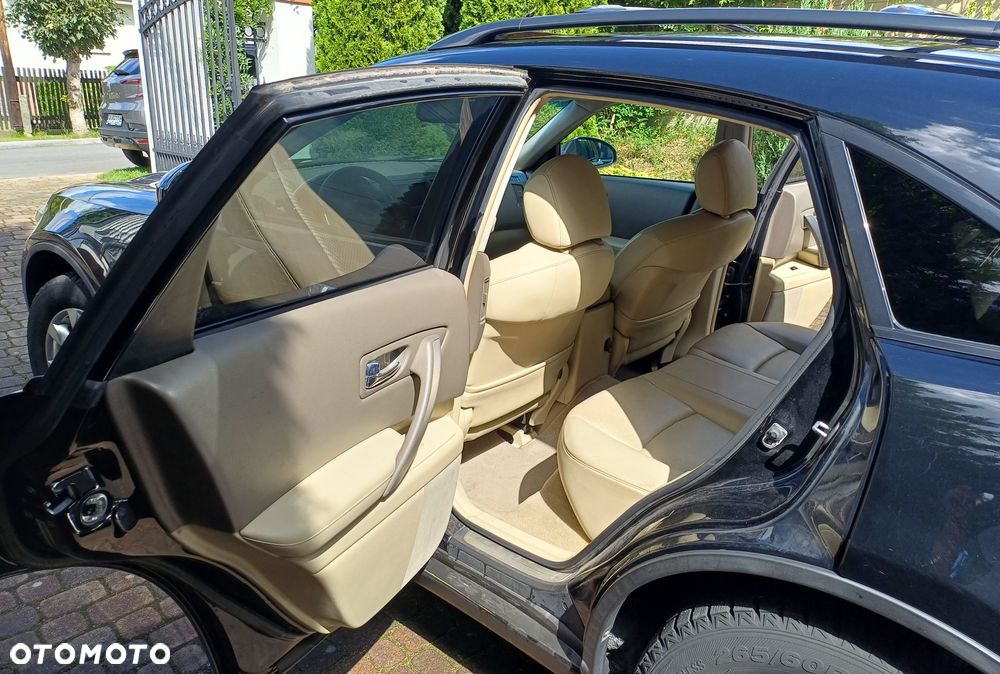 Infiniti FX - 19