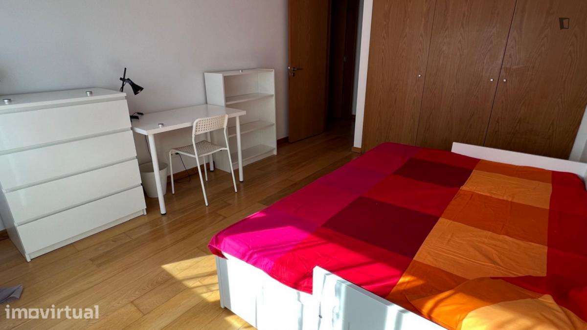 Quarto - localizado em Amadora Lisbon - Grande imagem: 3/16