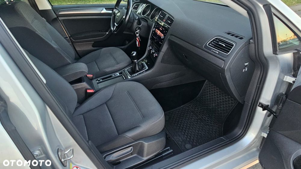 Volkswagen Golf - 17