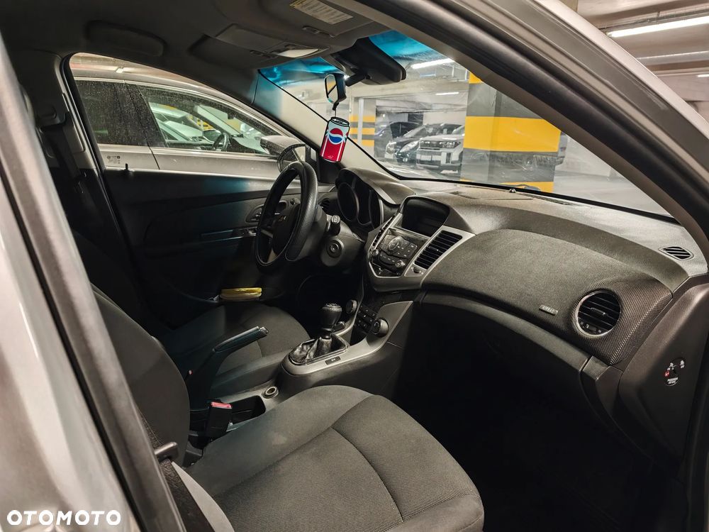 Chevrolet Cruze - 8
