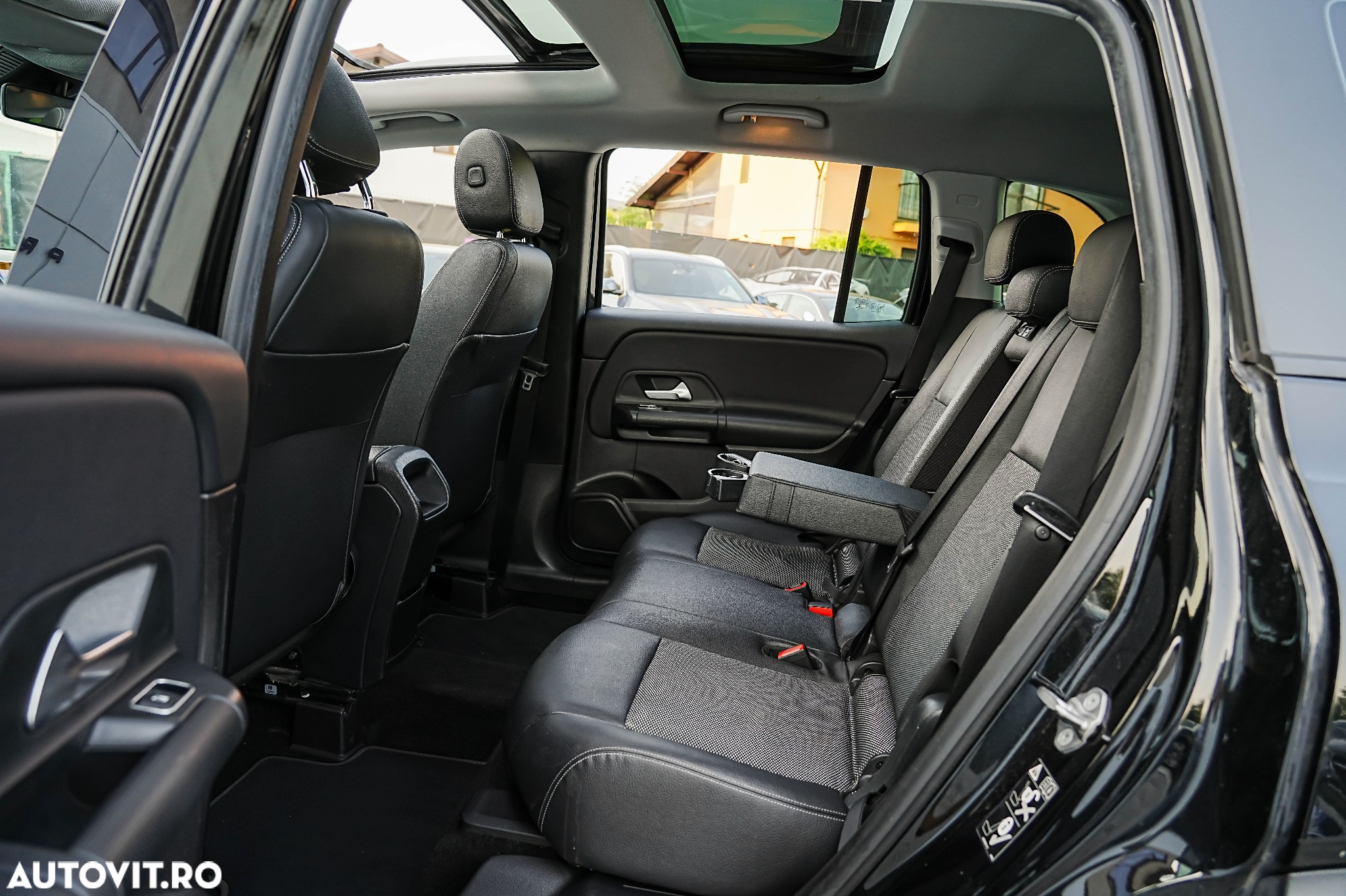Mercedes-Benz GLB - 17