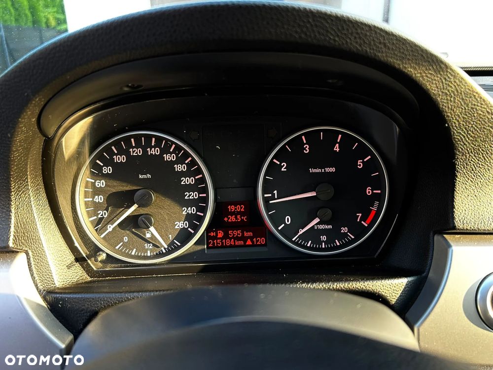 BMW Seria 3 318i - 11