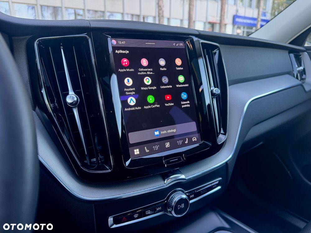 Volvo XC 60 T6 AWD Recharge Geartronic RDesign Expression - 27