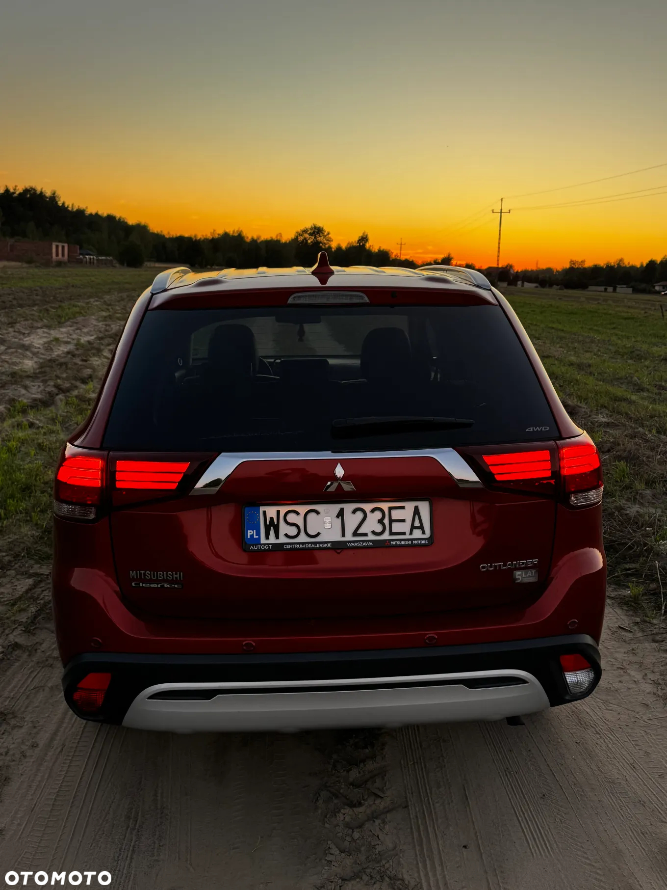Mitsubishi Outlander 2.0 Instyle + 4WD CVT - 5