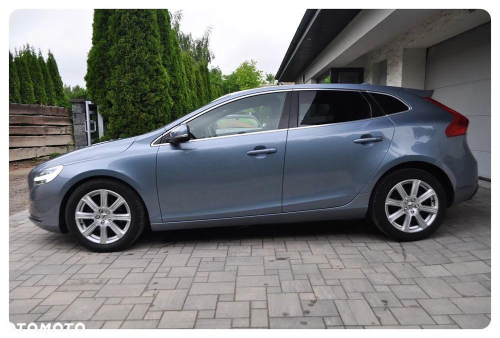 Volvo V40 T3 Inscription - 12