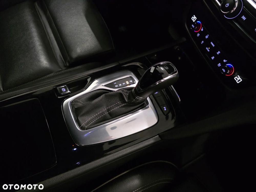 Opel Insignia 2.0 BiTurbo 4x4 Exclusive - 16