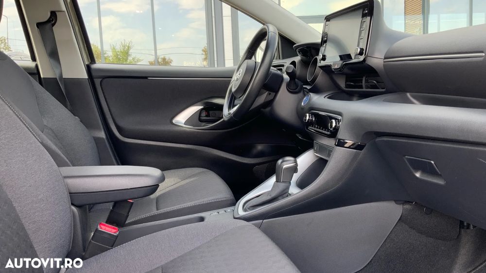 Toyota Yaris 1.5 VVT-i HSD Dynamic Plus - 10