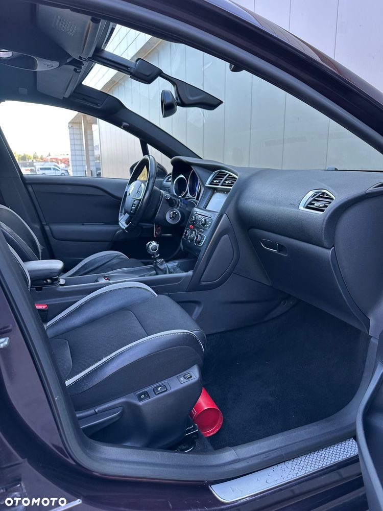 Citroën DS4 1.6 HDi SoChic - 11