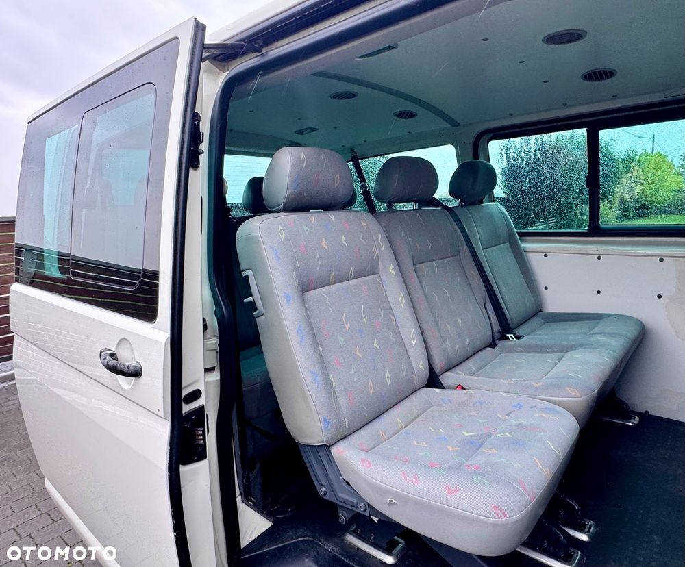 Volkswagen Caravelle - 18