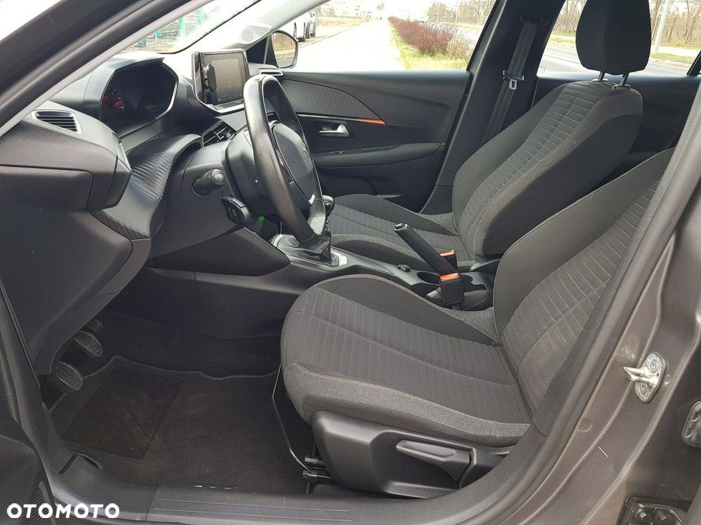 Peugeot 208 - 9