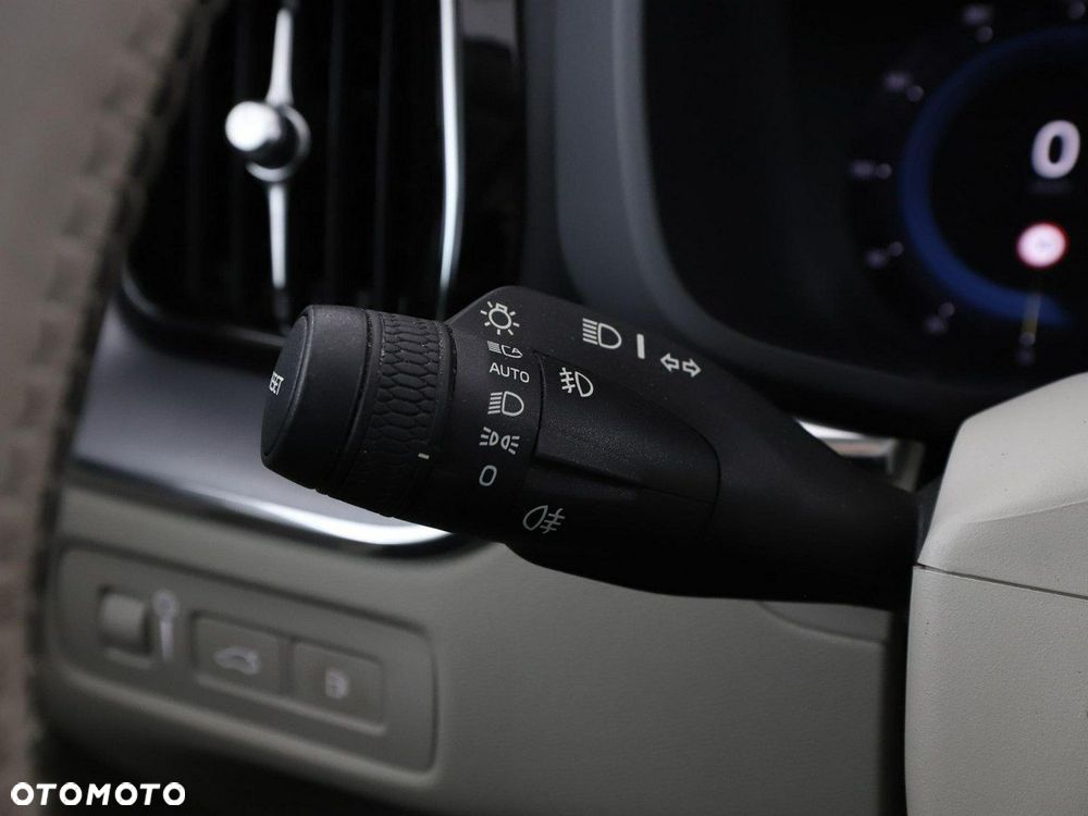 Volvo XC 60 T6 Plug-In Hybrid AWD Inscription Expression - 34