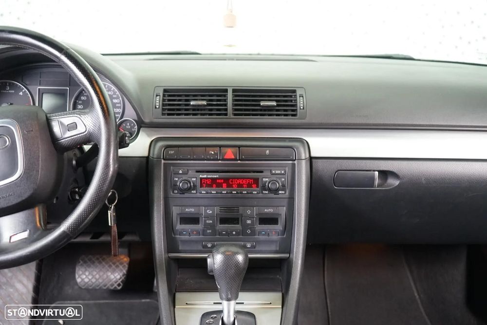 Audi A4 Avant 2.0 TDI S-line Multitronic - 26
