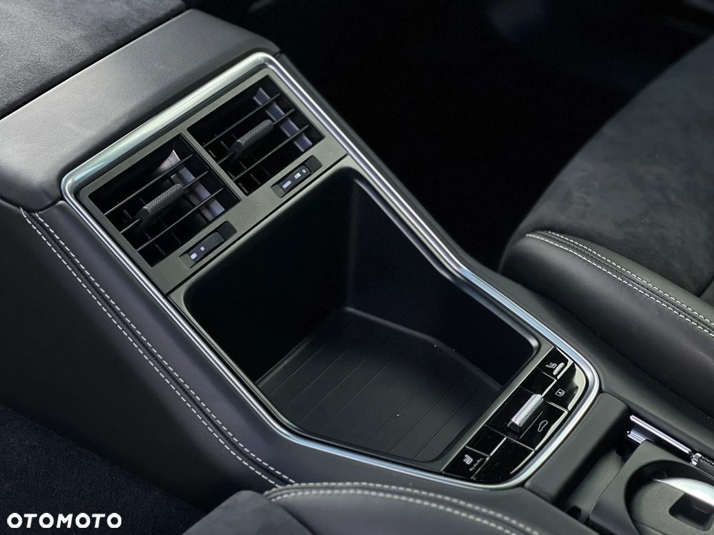 Porsche Panamera - 27
