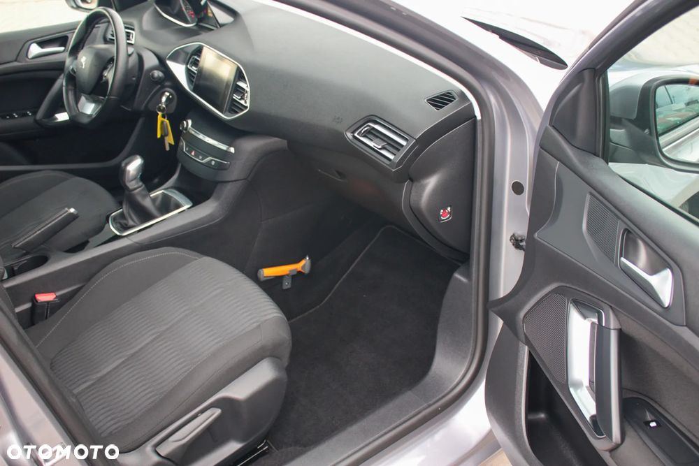 Peugeot 308 1.2 PureTech Active S&S - 23