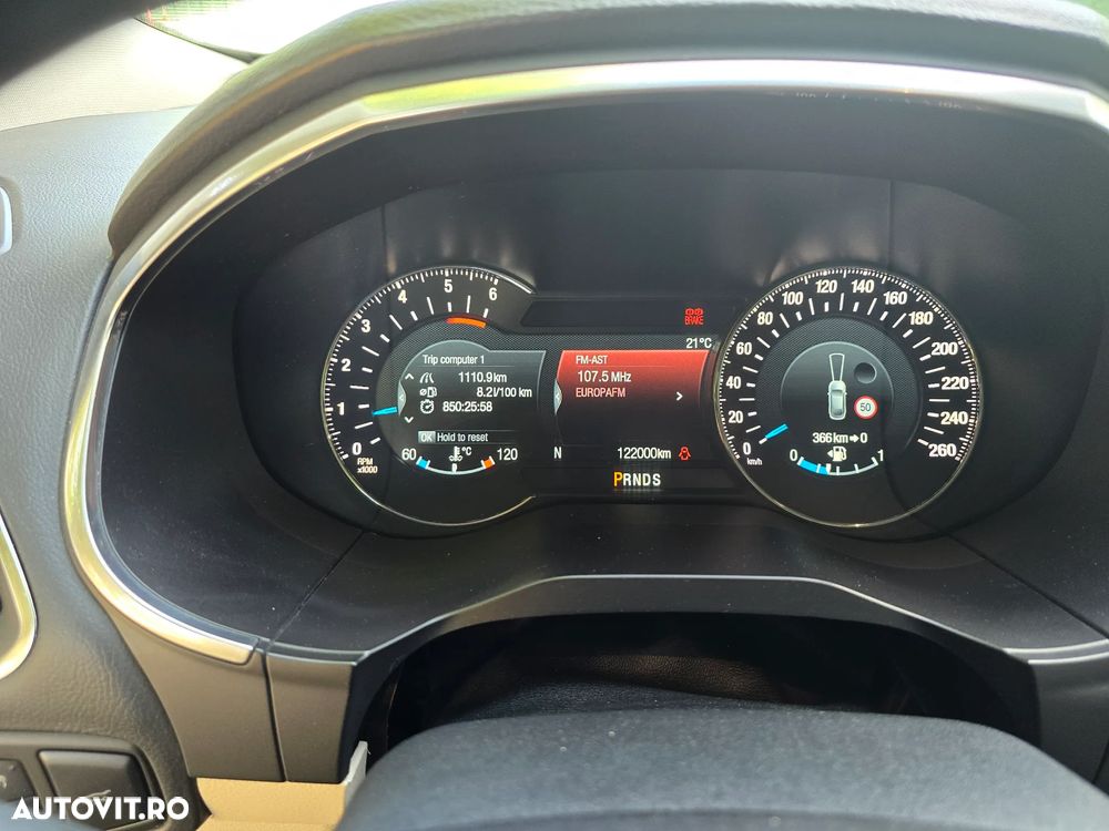 Ford Edge 2.0 TDCi Powershift Titanium - 7