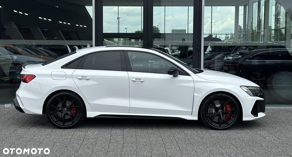 Audi RS3 Limousine - 4