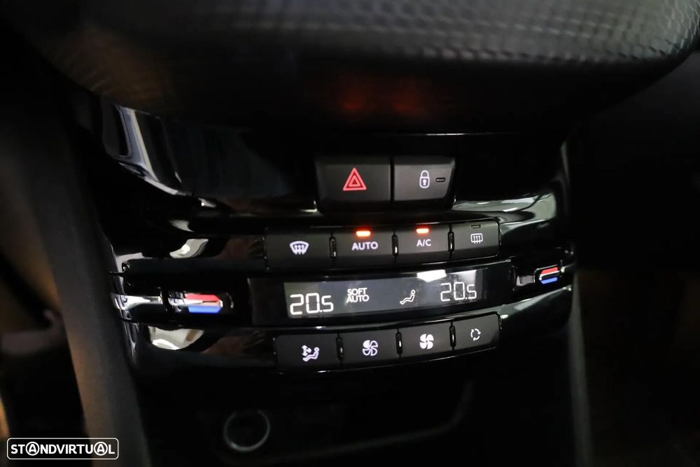 Peugeot 208 1.2 PureTech Allure EAT6 - 26