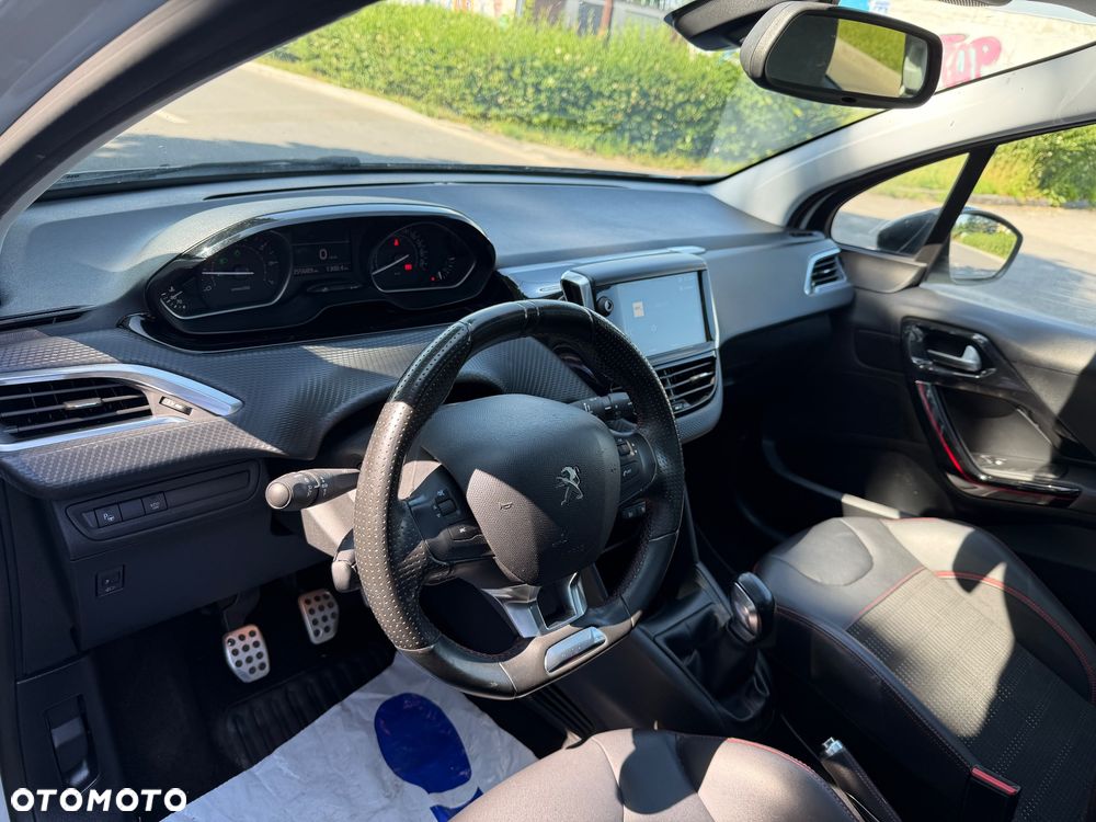 Peugeot 208 - 22