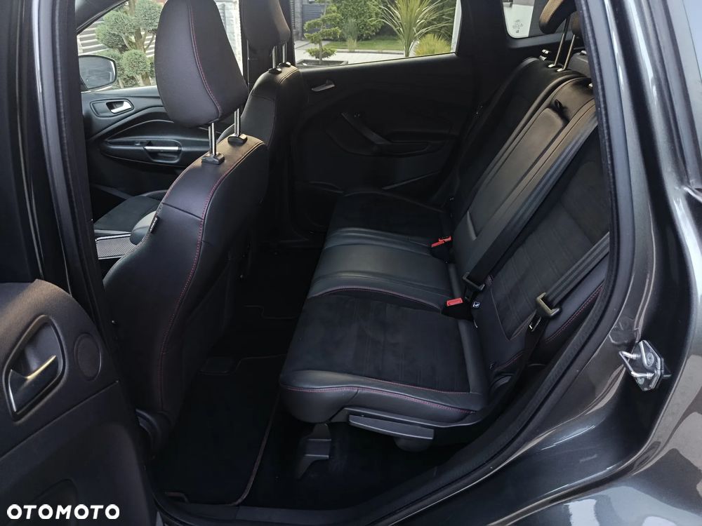 Ford Kuga 1.5 EcoBoost 2x4 ST-Line - 18