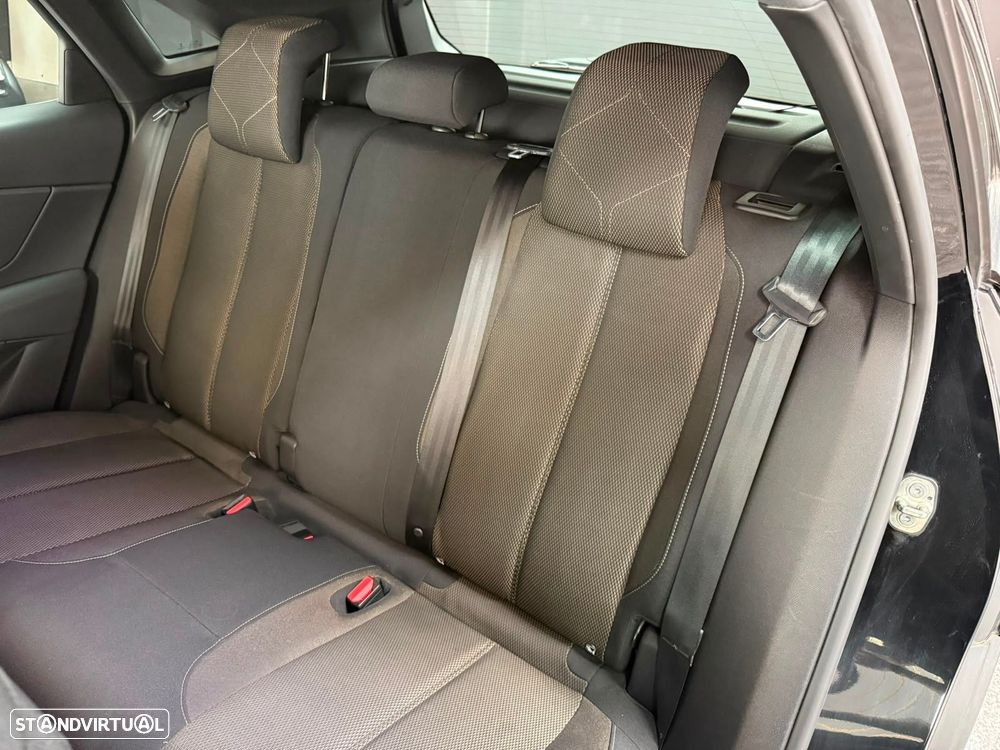 DS DS7 Crossback E-Tense Performance Line EAT8 - 14