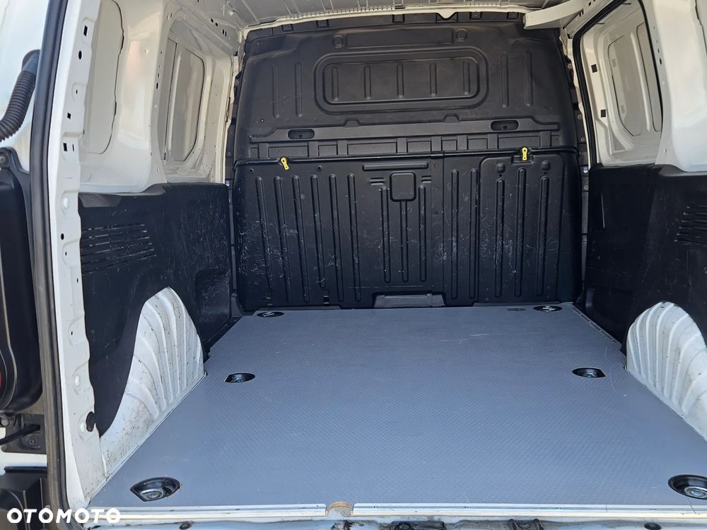 Toyota Proace City,  Salon Polska, 3 osobowy. - 11