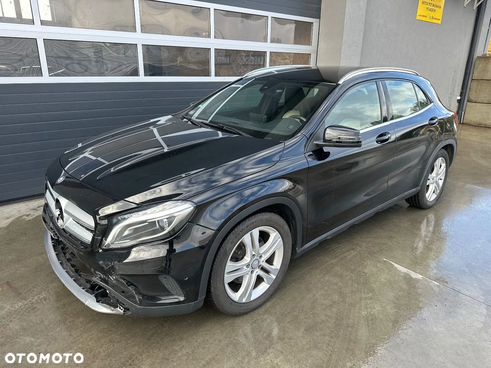 Mercedes-Benz GLA 250 4-Matic - 4