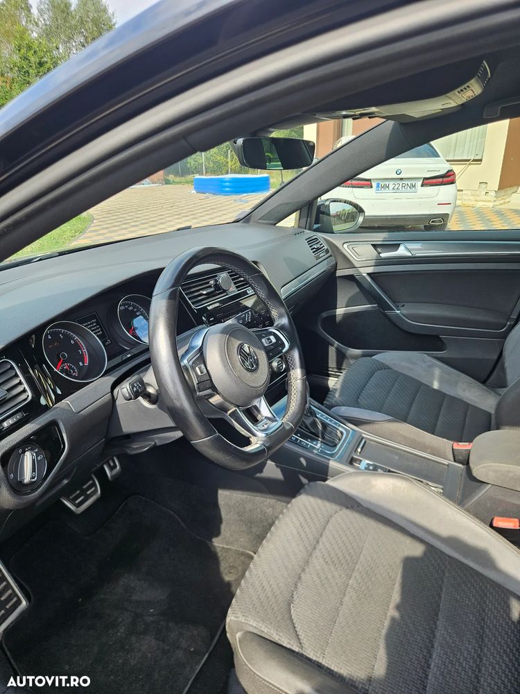 Volkswagen Golf - 10