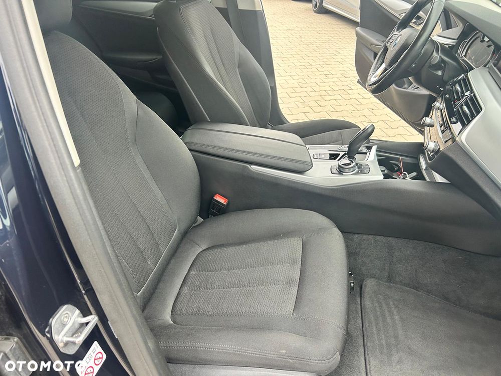 BMW Seria 5 520d - 27