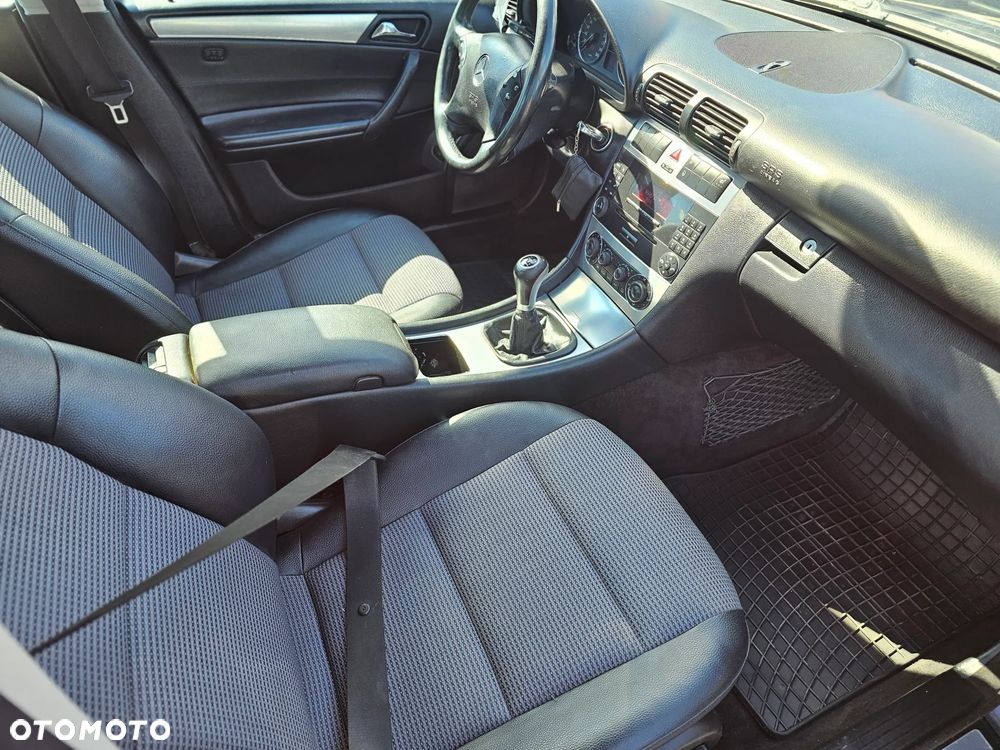 Mercedes-Benz Klasa C 200 CDI Avantgarde DPF - 7