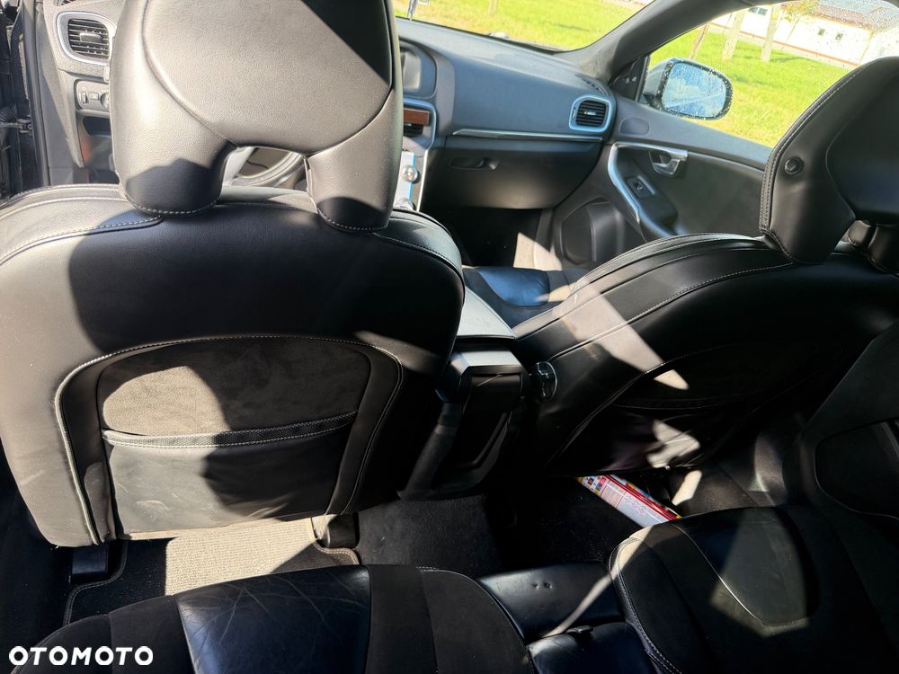 Volvo V40 D4 R-Design - 8