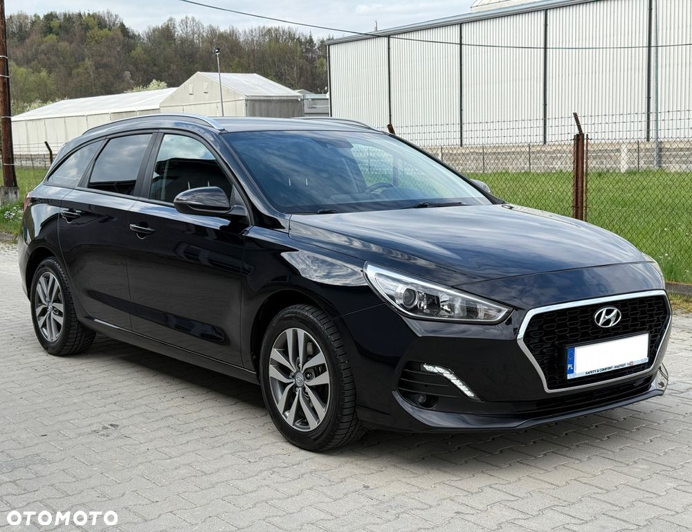 Hyundai i30 1.6 D Comfort DCT - 11