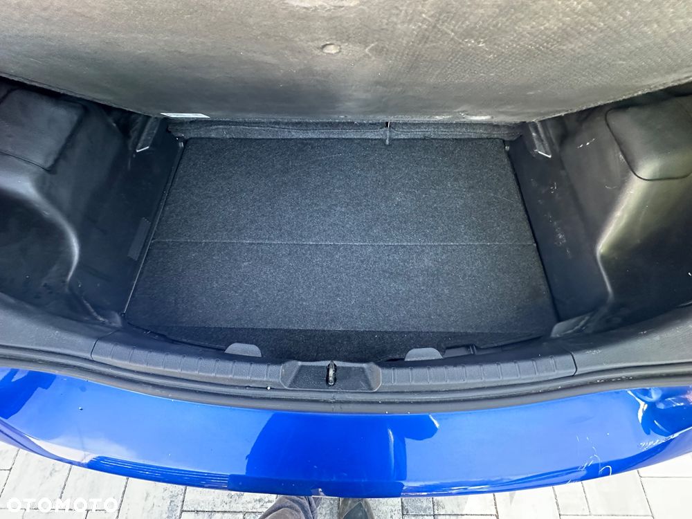 Toyota Yaris Hybrid Selection - 27