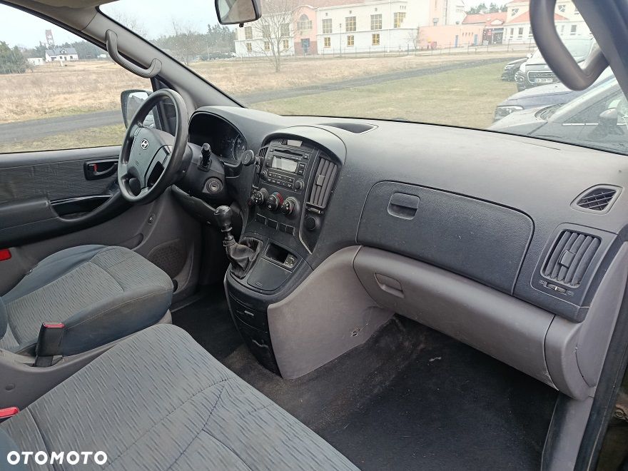 Hyundai H-1 - 4