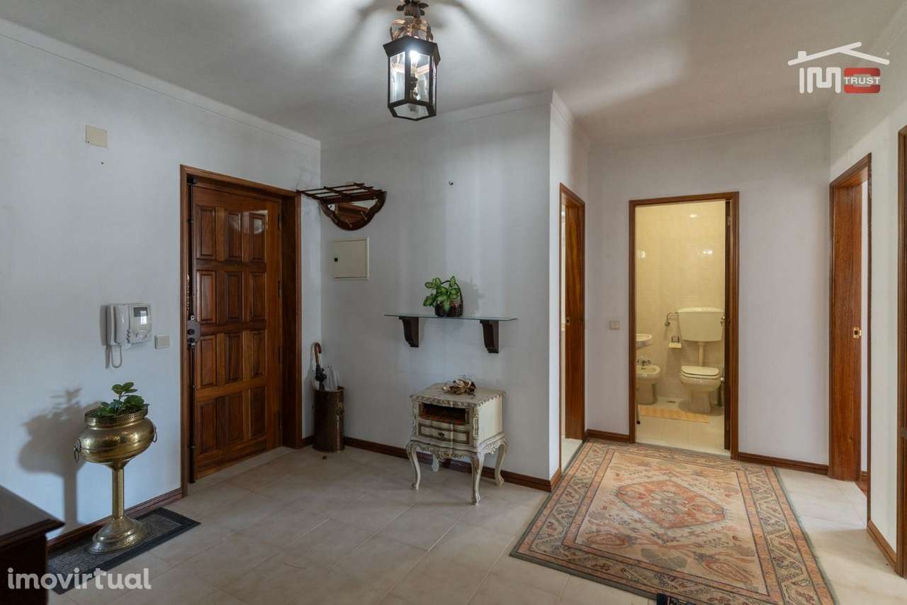 Apartamento T3 na Av. Beato Nuno - Grande imagem: 4/22