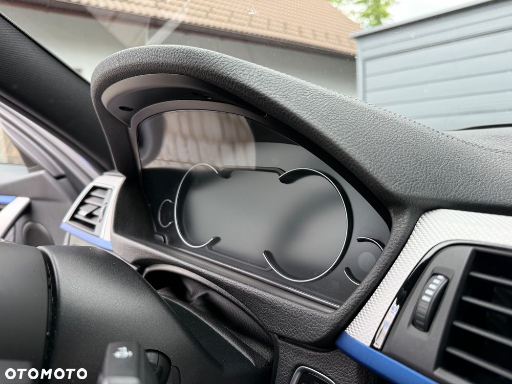 BMW Seria 3 320d xDrive M Sport - 21