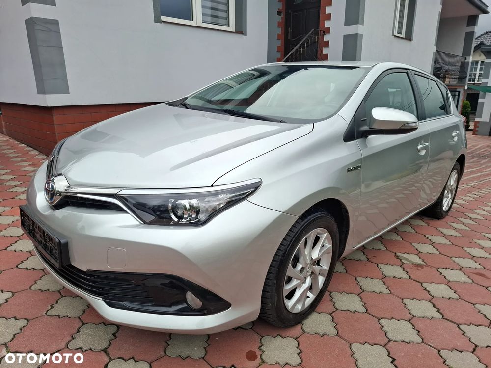 Toyota Auris 1.8 HSD Luna - 1