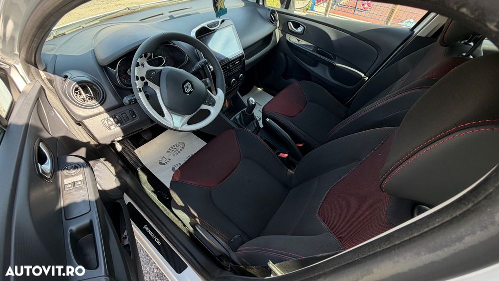 Renault Clio - 8