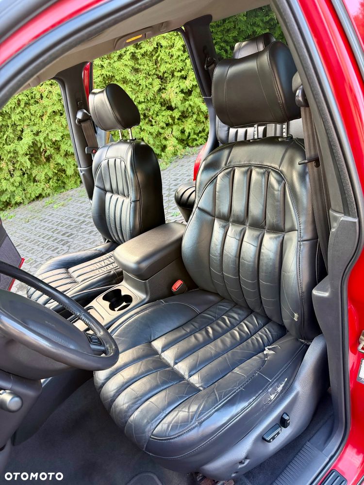Jeep Grand Cherokee - 24