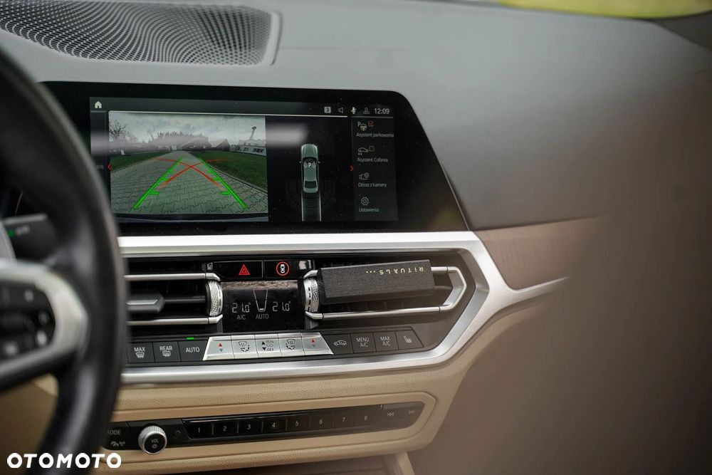 BMW Seria 3 330d xDrive mHEV M Sport - 33