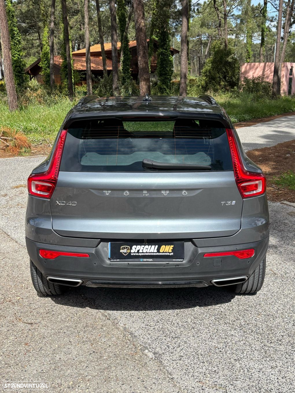 Volvo XC 40 1.5 T3 R-Design Tech Edition - 4