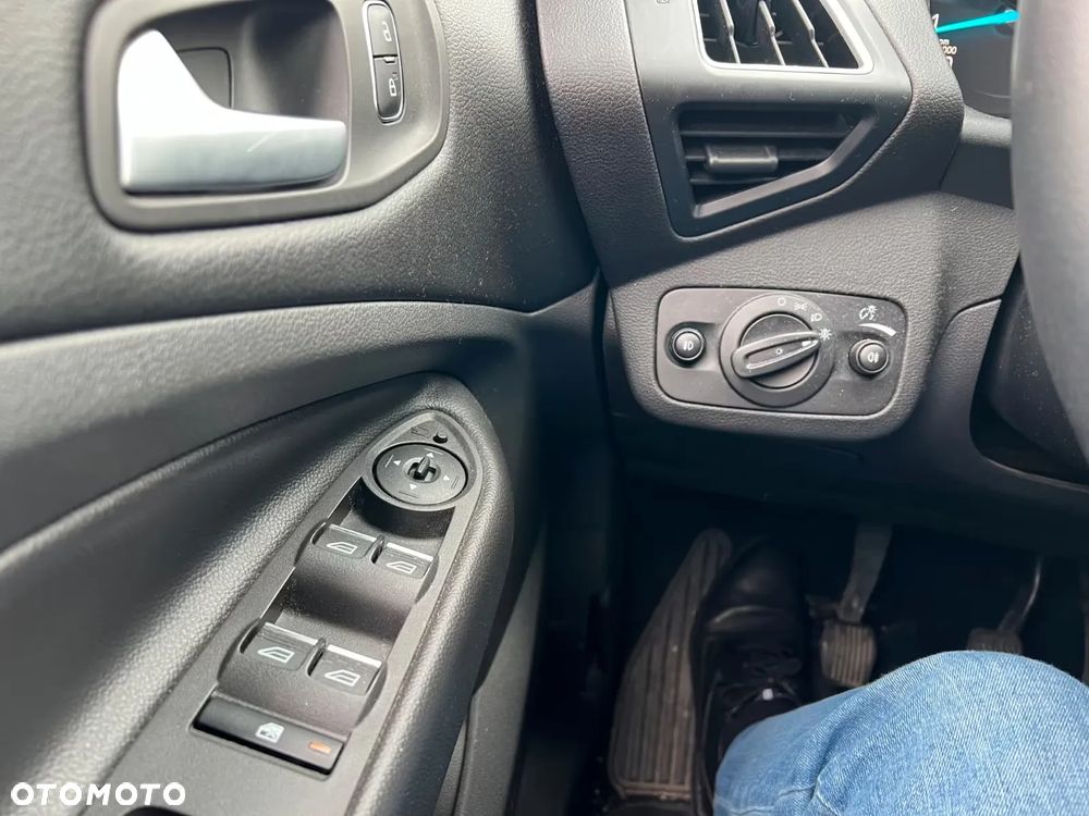 Ford Kuga 1.5 EcoBoost 2x4 Titanium - 17