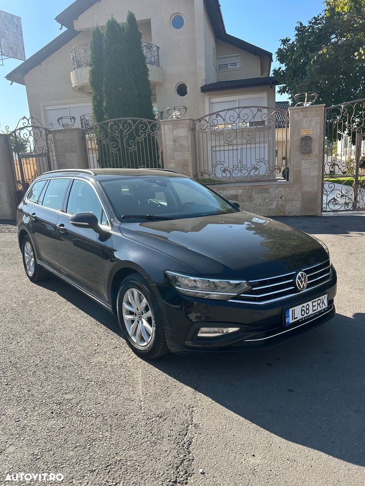 Volkswagen Passat - 1