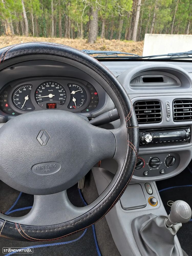 Renault Clio - 8