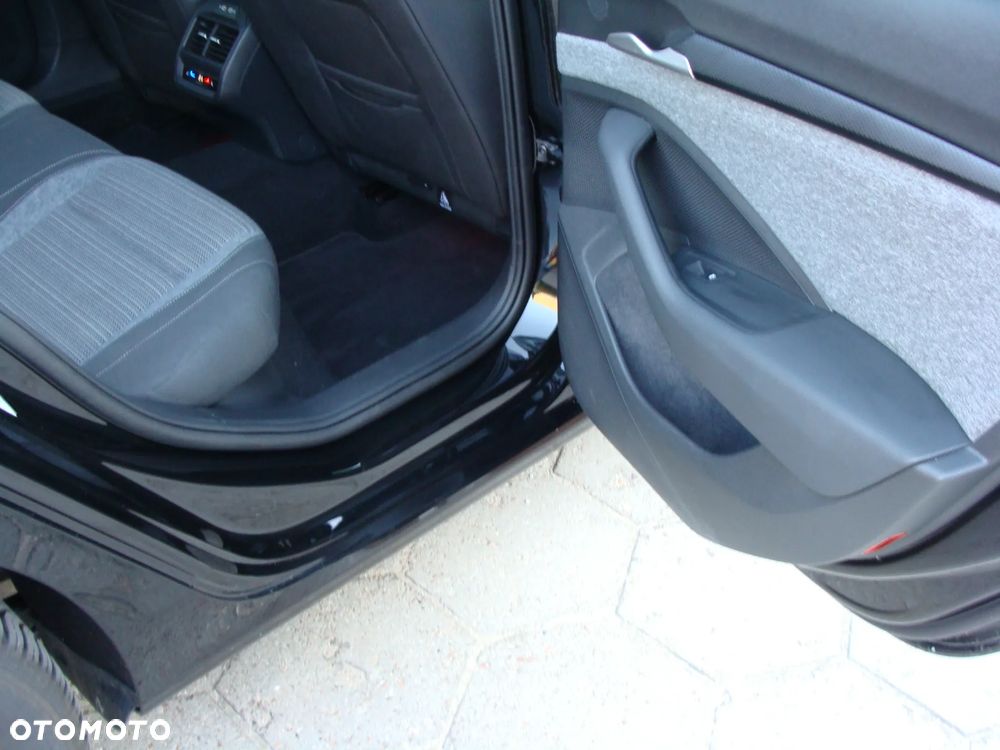 Skoda Superb 2.0 TDI DSG Selection - 32