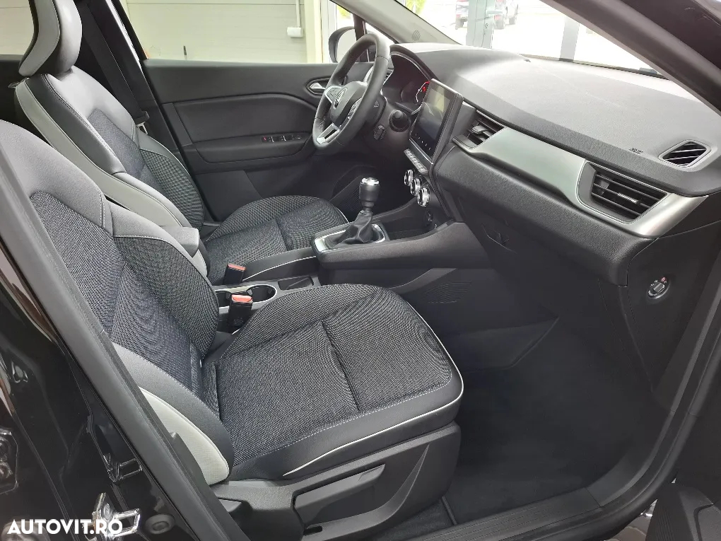Renault Captur MHEV 140 Techno - 12