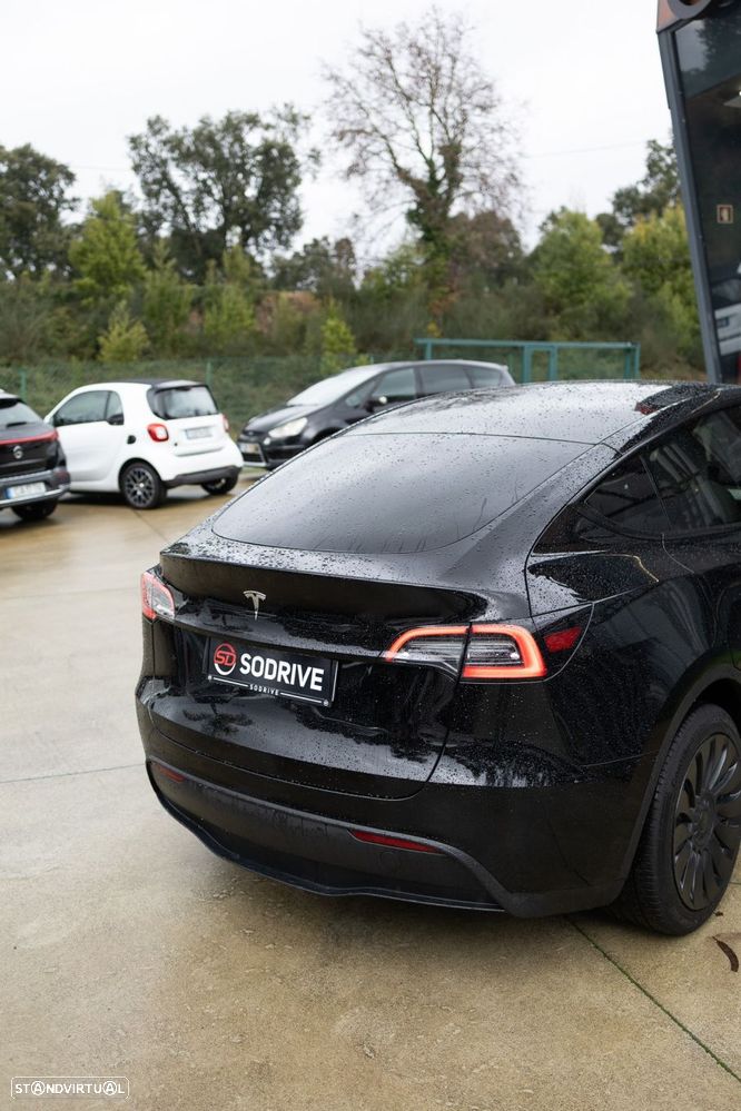 Tesla Model Y Standard RWD - 25