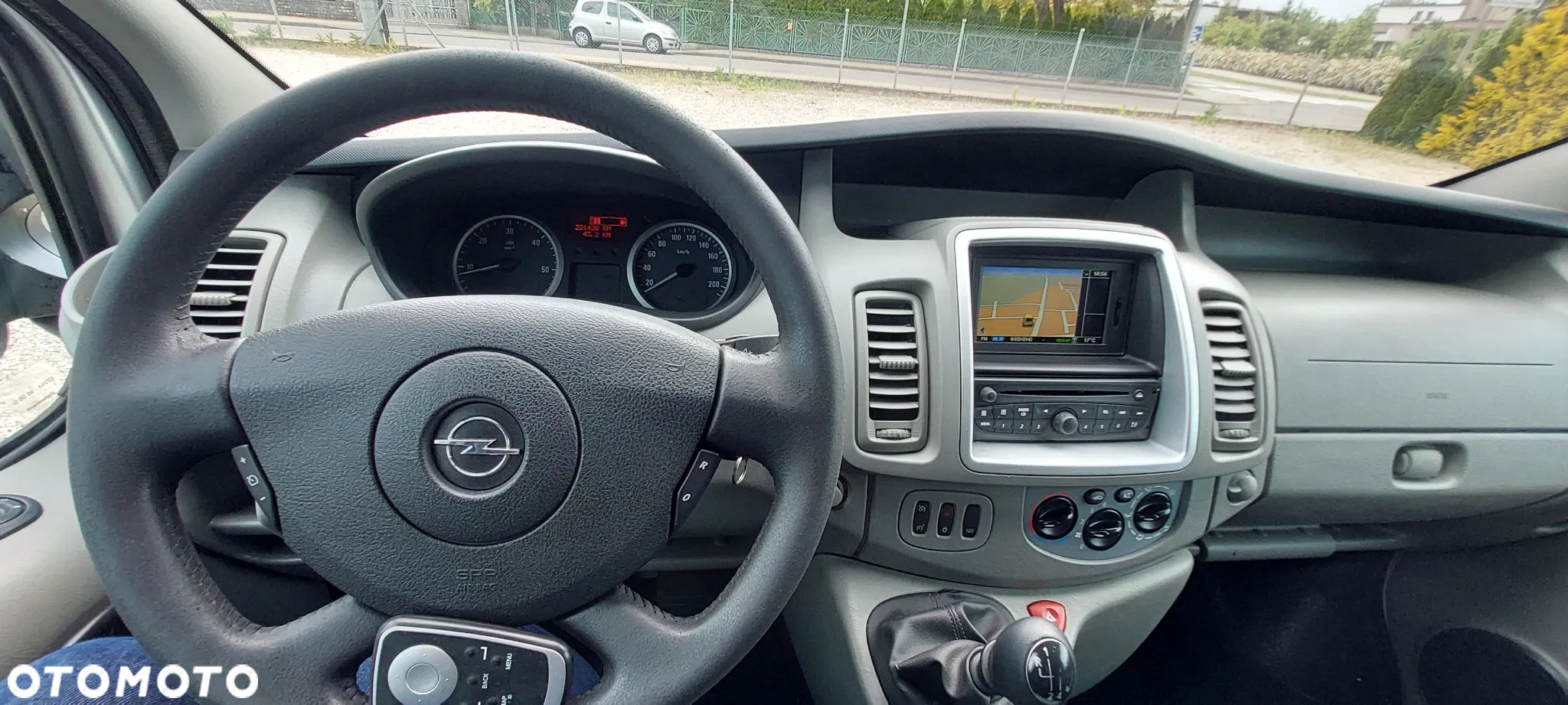 Opel Vivaro - 11