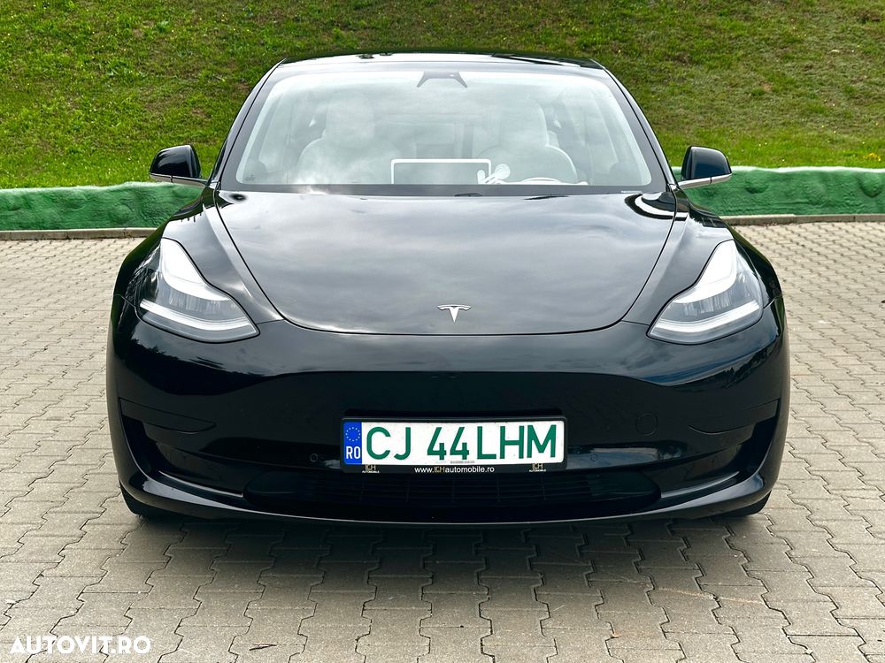 Tesla Model 3 - 9
