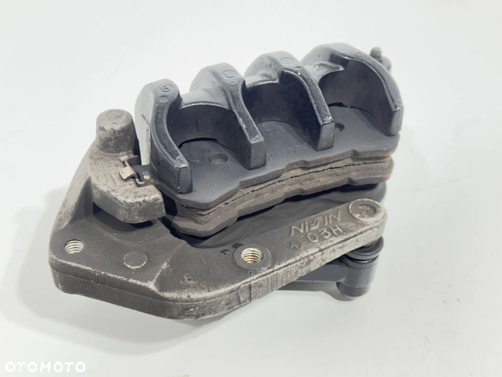 Zacisk przód Suzuki Burgman 125 K7  07-13R - 4
